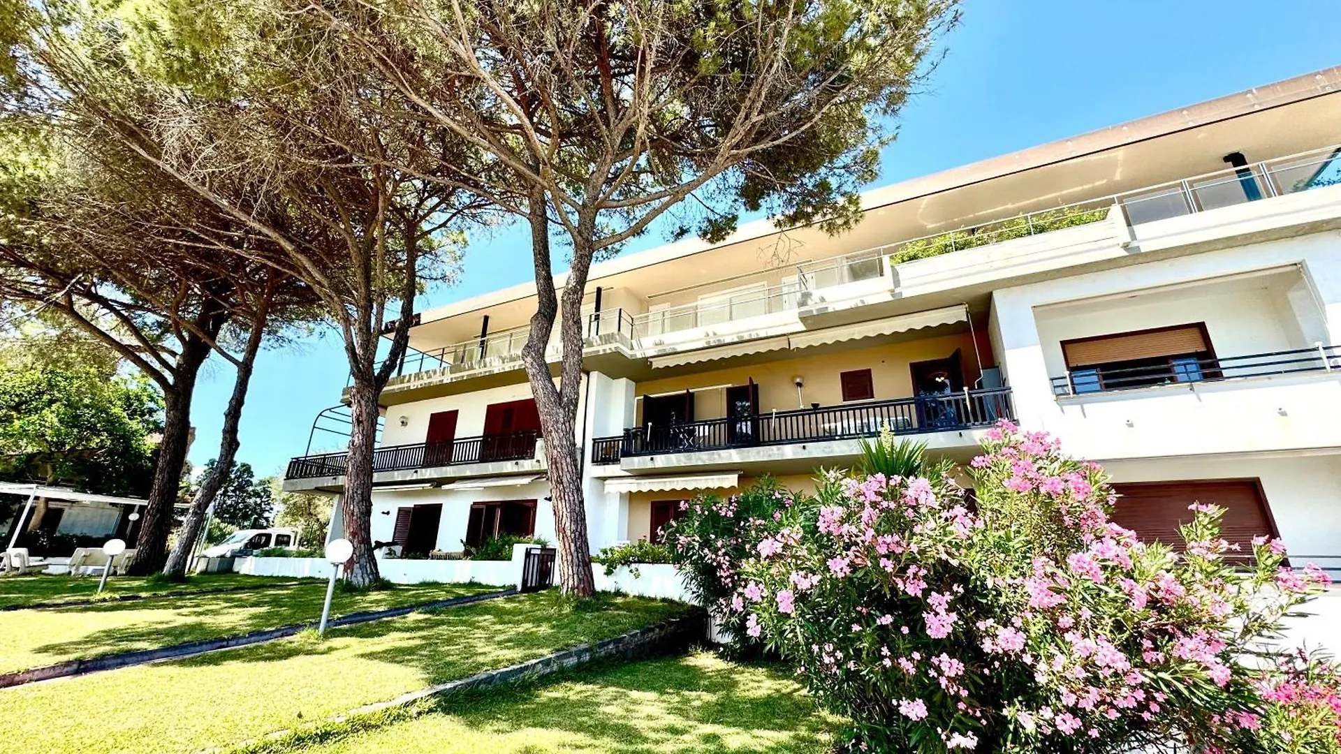Naxos Paradise Vila Giardini Naxos 0*,  Itália